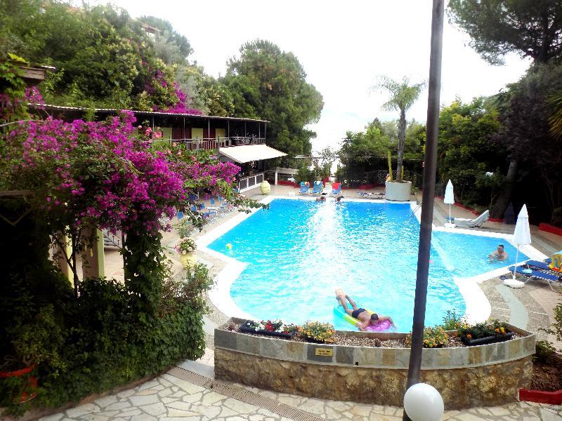 Lefkas Blue Hotel Никиана Екстериор снимка