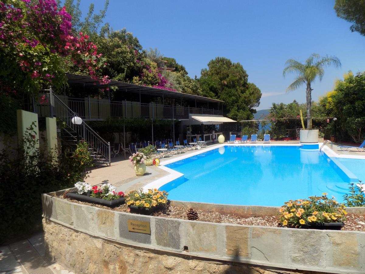 Lefkas Blue Hotel Никиана Екстериор снимка