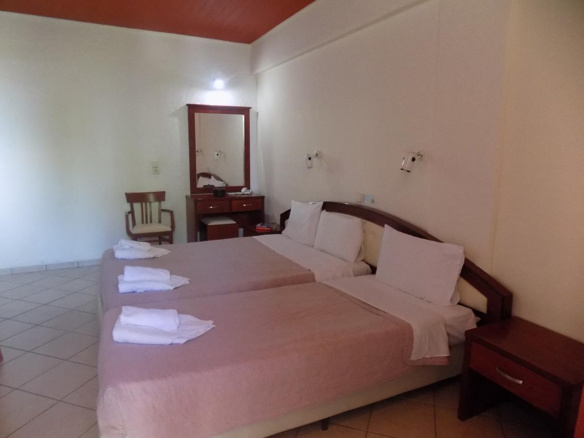 Lefkas Blue Hotel Никиана Екстериор снимка